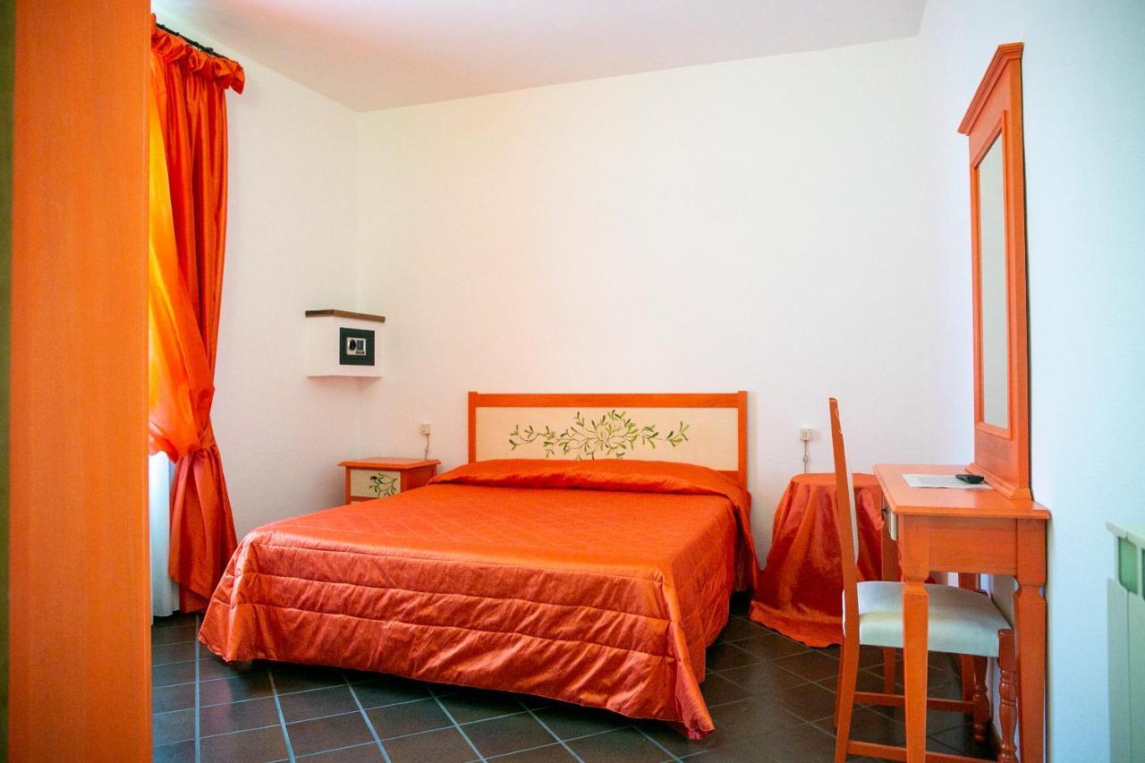 La Villetta Food & Drink Rooms For Rent - No Reception - LʼAquila Zewnętrze zdjęcie