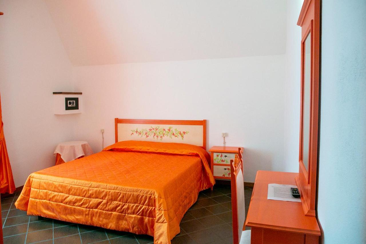 La Villetta Food & Drink Rooms For Rent - No Reception - LʼAquila Zewnętrze zdjęcie